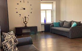 Stylish Deluxe Apartments!!!